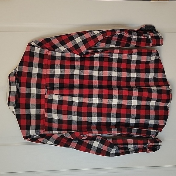 Woolrich Red and Black Plaid Button Flannel Shirt Down Size, M.  Unisex - Picture 5 of 9